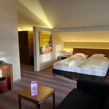 Hotel Gasthof Kroenele ลุสเตอเนา ภายนอก รูปภาพ
