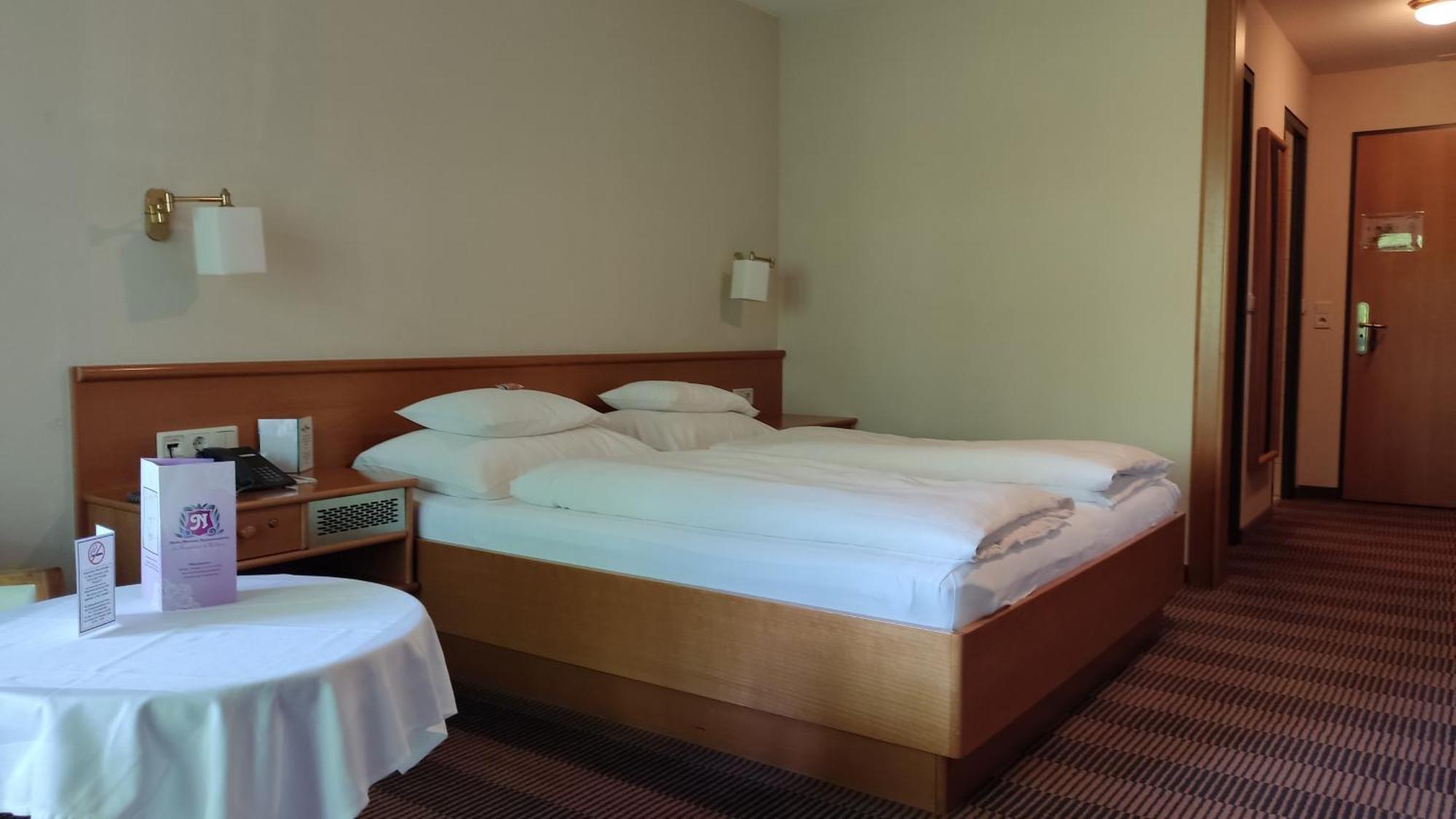 Hotel Gasthof Kroenele ลุสเตอเนา ภายนอก รูปภาพ
