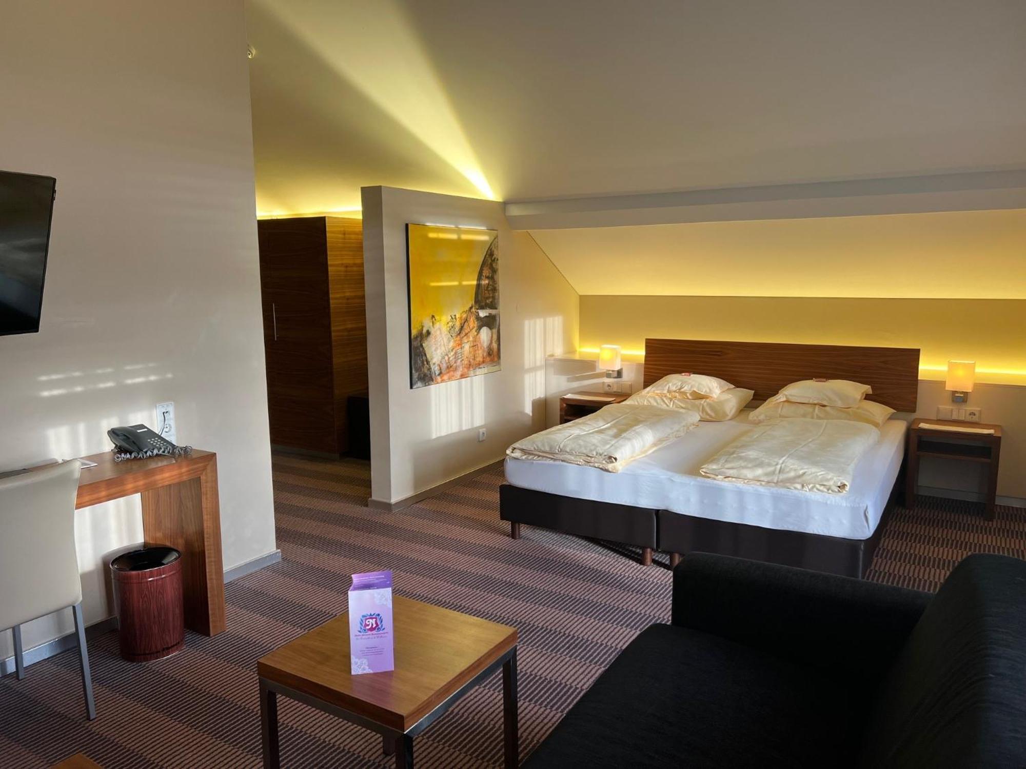 Hotel Gasthof Kroenele ลุสเตอเนา ภายนอก รูปภาพ