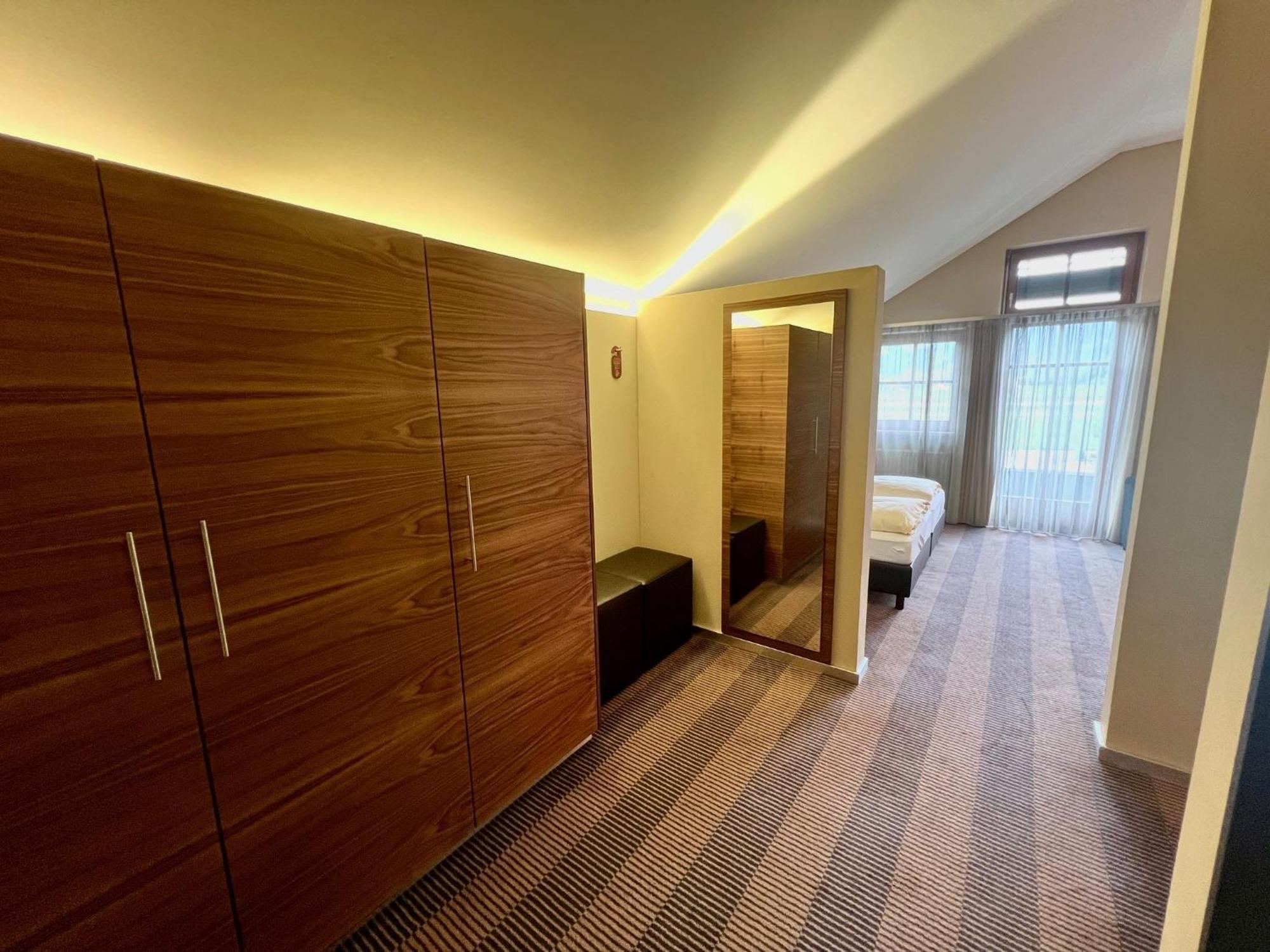 Hotel Gasthof Kroenele ลุสเตอเนา ภายนอก รูปภาพ