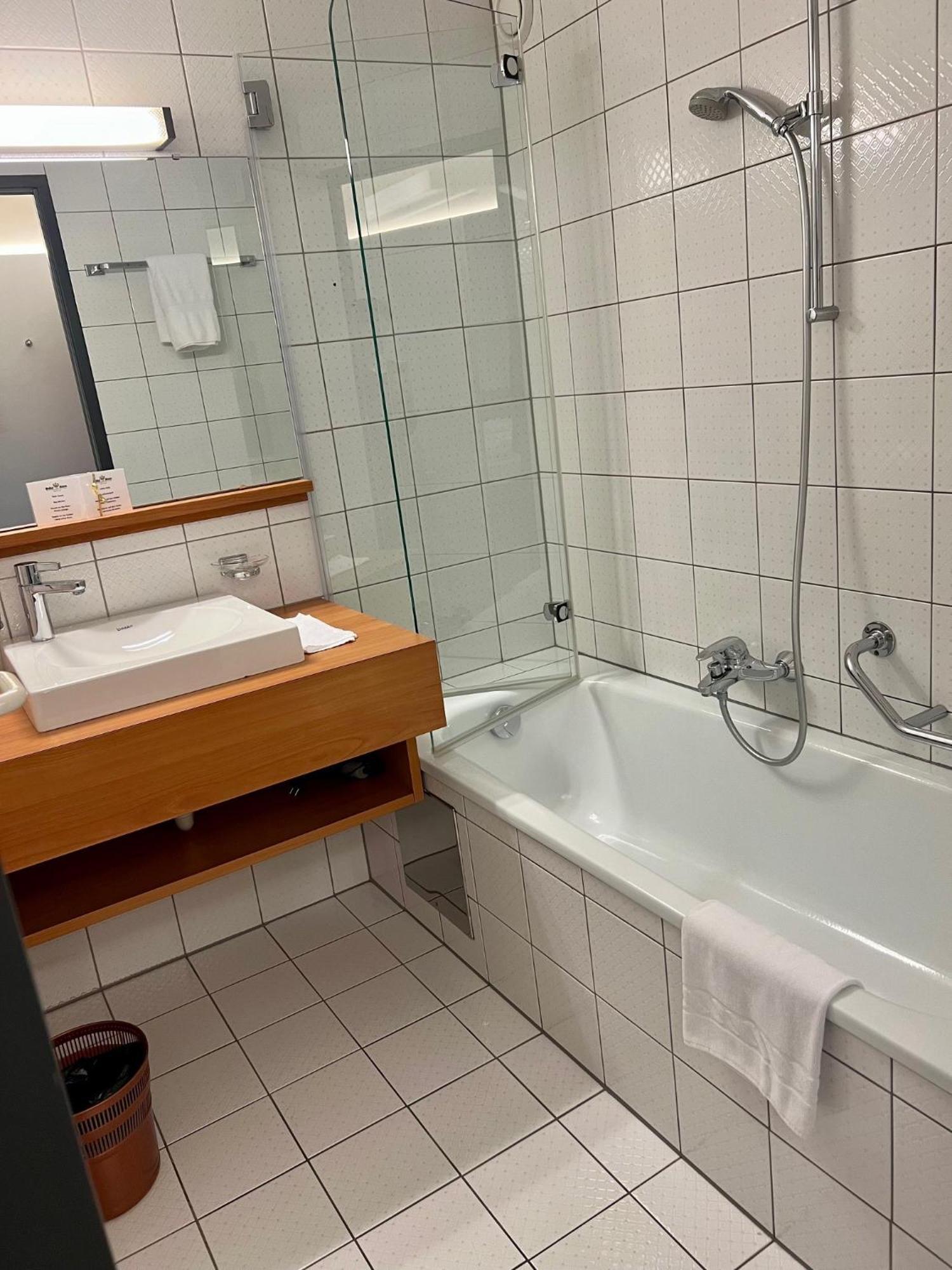 Hotel Gasthof Kroenele ลุสเตอเนา ภายนอก รูปภาพ